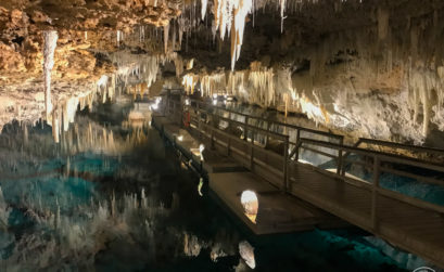 Pomost w pięknej Crystal Cave