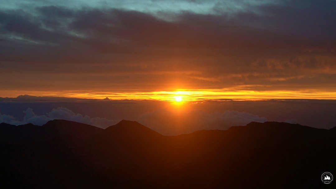 Wschód Słońca nad wulkanem Haleakalā na Maui, Hawaje